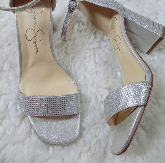 Jessica Simpson Silver Rhinestone Heels - Like New size 6 - Picture 2 of 2